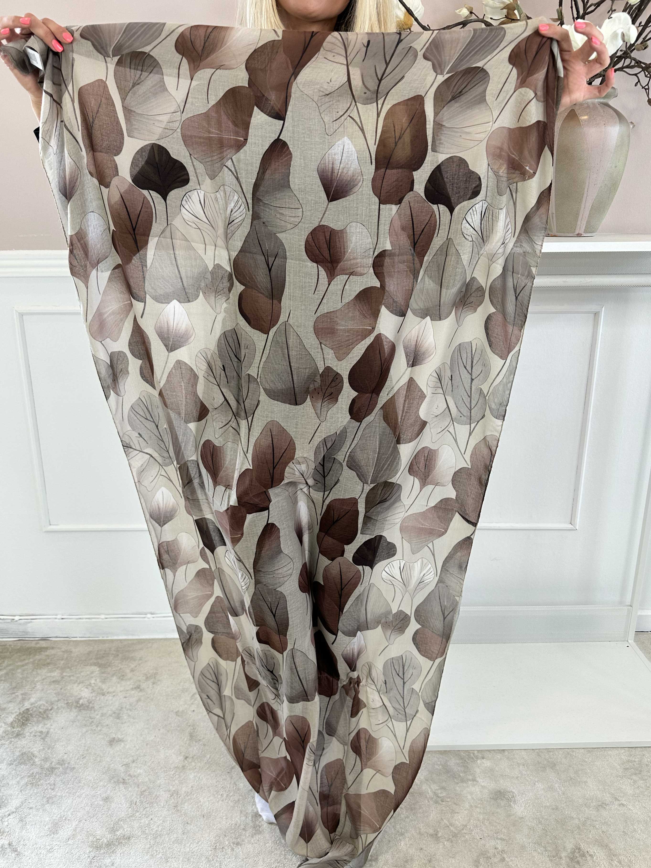 Jana Leaf - Tørklæde i viskose med bladmotiver